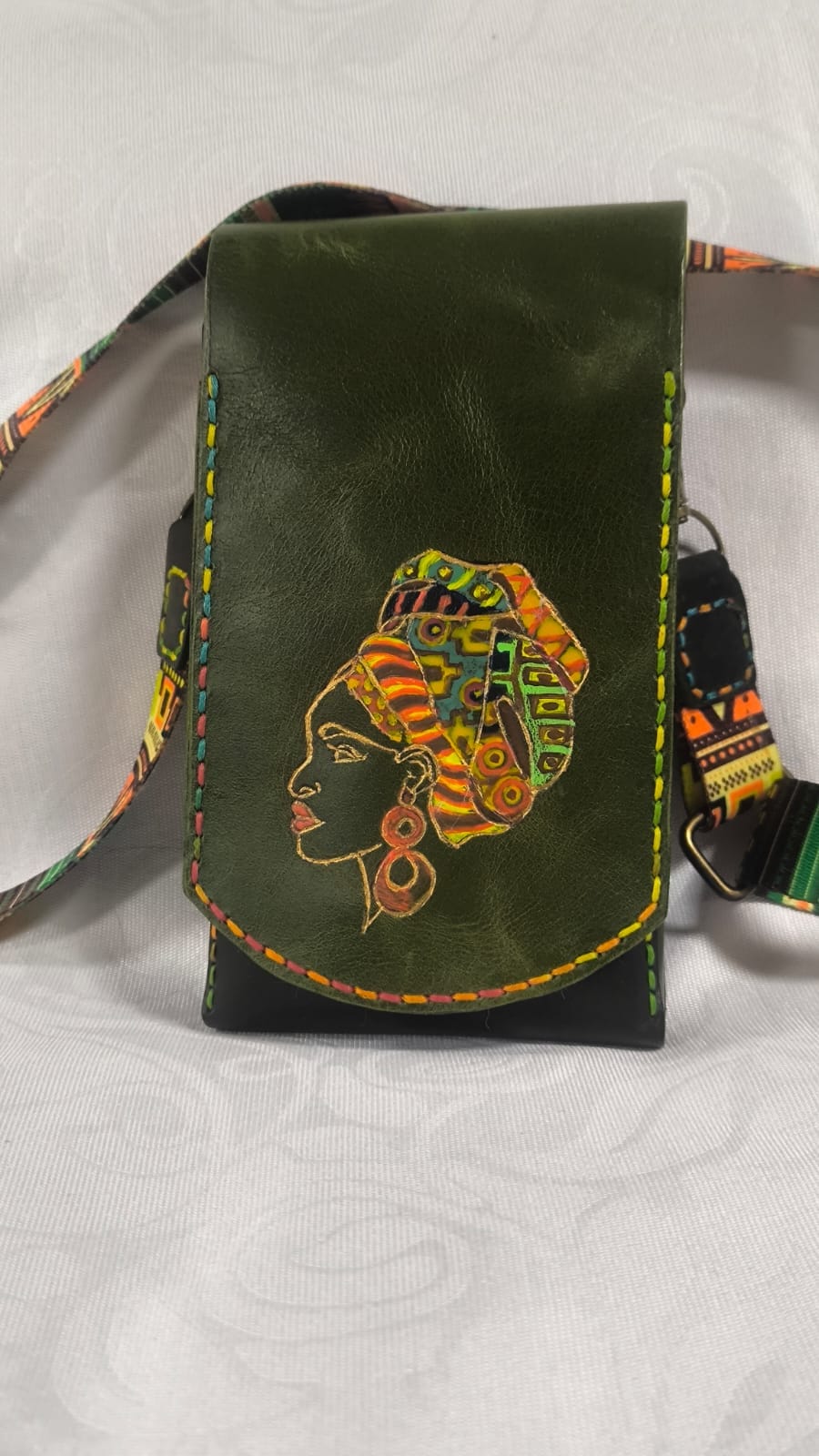 portre detaylı el yapımı hakiki deri telefon Çantası portre detaylı el yapımı hakiki deri telefon Çantası