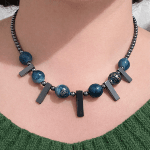 Bizbiriz mavi sentetik akik & doğal hematit tasarım kolye