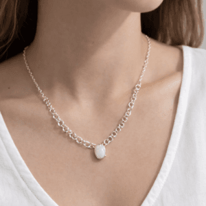 Bizbiriz 925 ayar gümüş – süt rengi taşlı bileklik